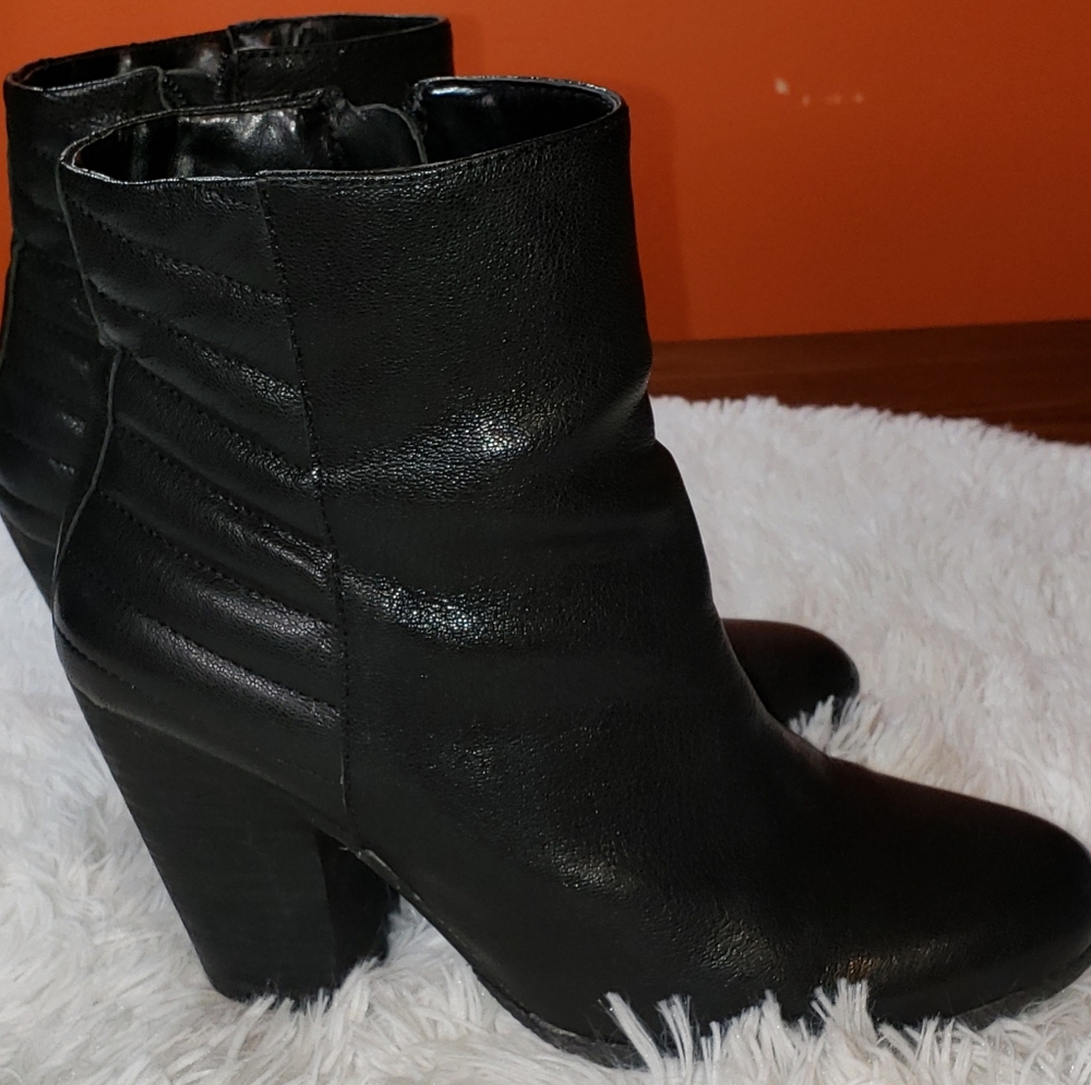 Vince Camuto Black Leather Ankle Booties
